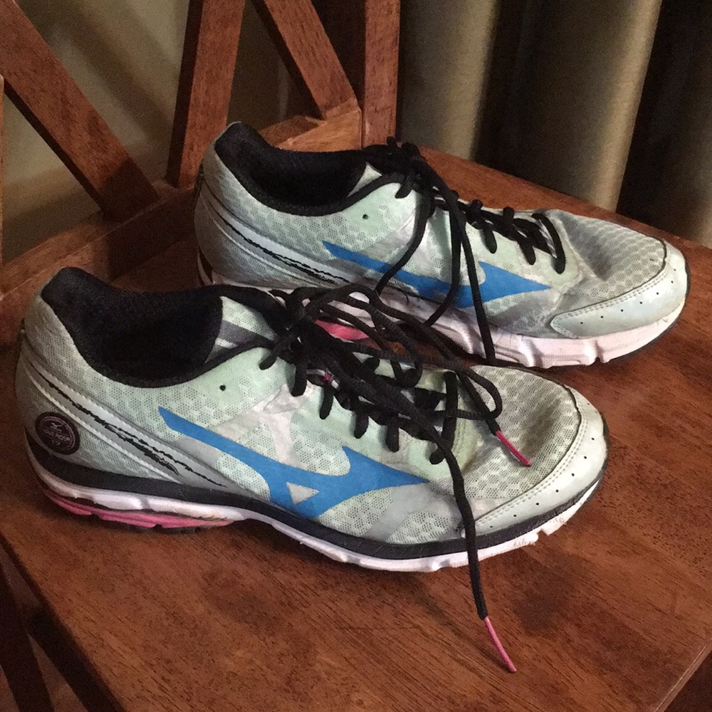 Mizuno running shoes